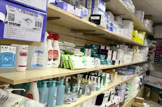 Matériel médical pour infirmiers et professionnels de santé : gants, désinfectants, soins, Var Orthopédie