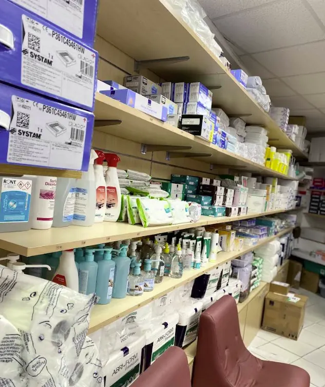 Matériel médical pour infirmiers et professionnels de santé : gants, désinfectants, soins, Var Orthopédie